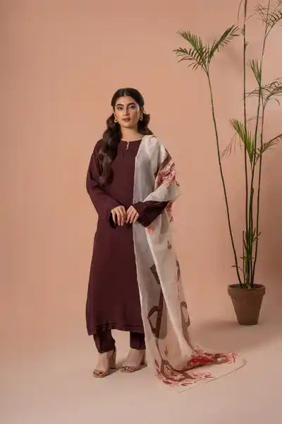 Sarmayi Sang - 3 Piece Embroided Suit
