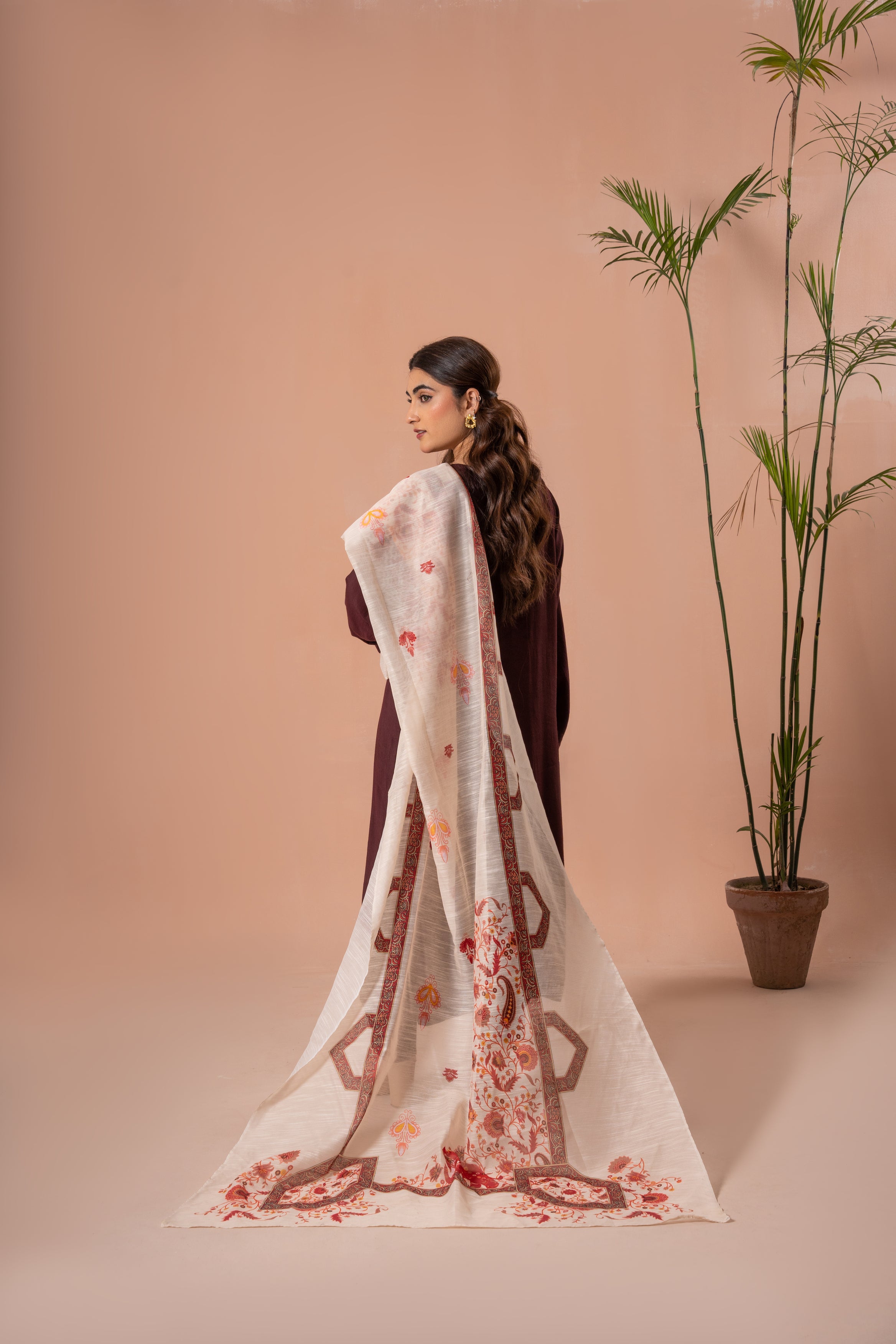 Sarmayi Sang - 3 Piece Embroided Suit