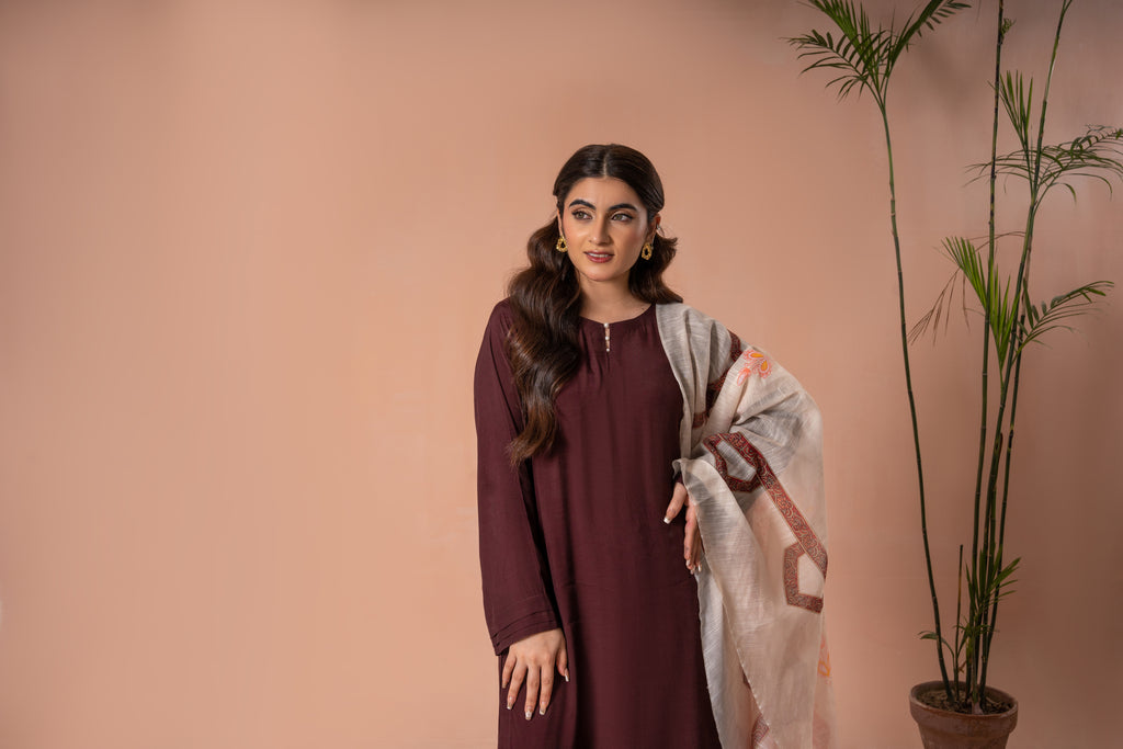 Sarmayi Sang - 3 Piece Embroided Suit