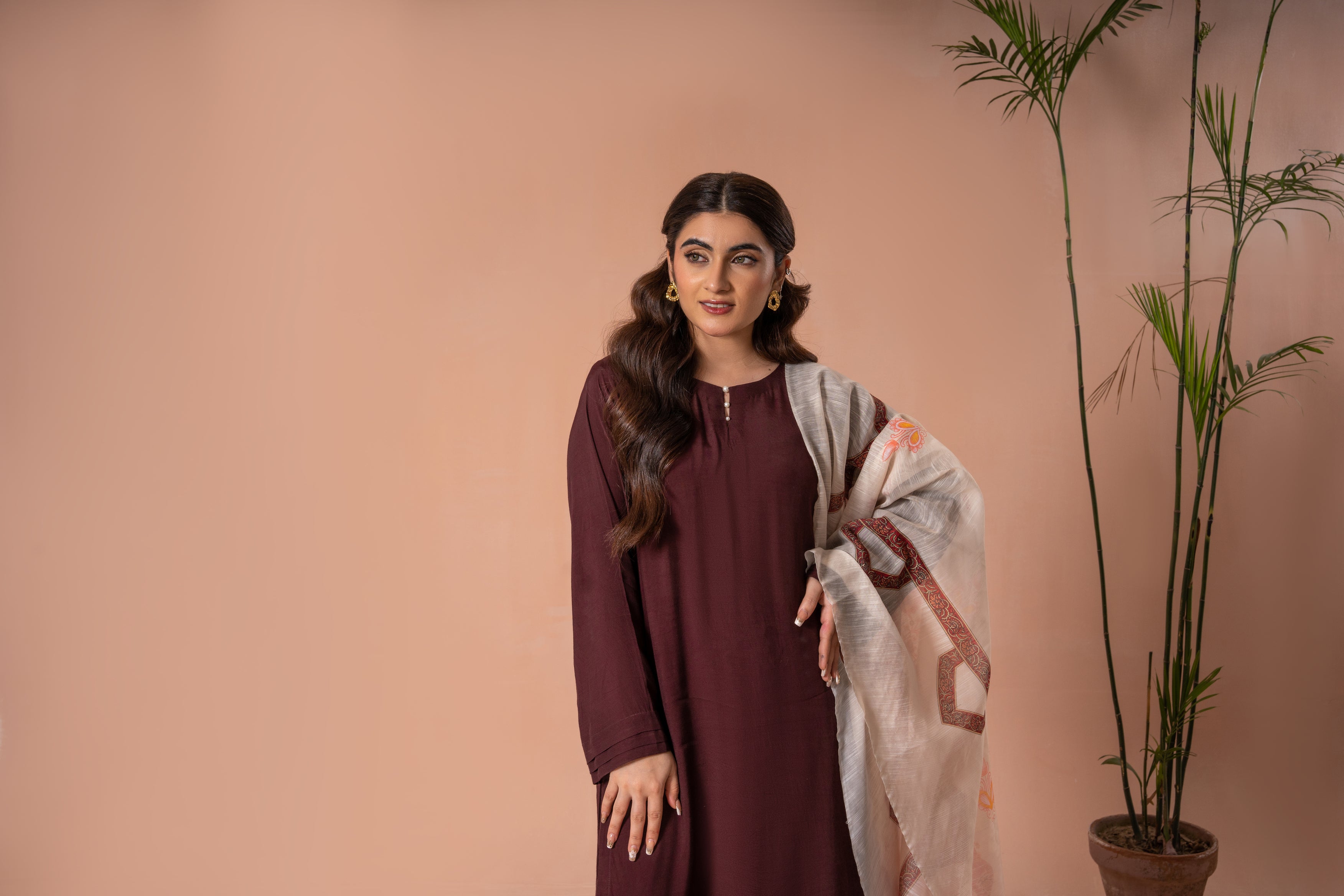 Sarmayi Sang - 3 Piece Embroided Suit